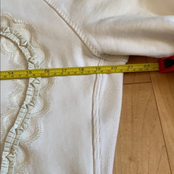 Lululemon Limited Edition Sweater - Picture 7 of 8